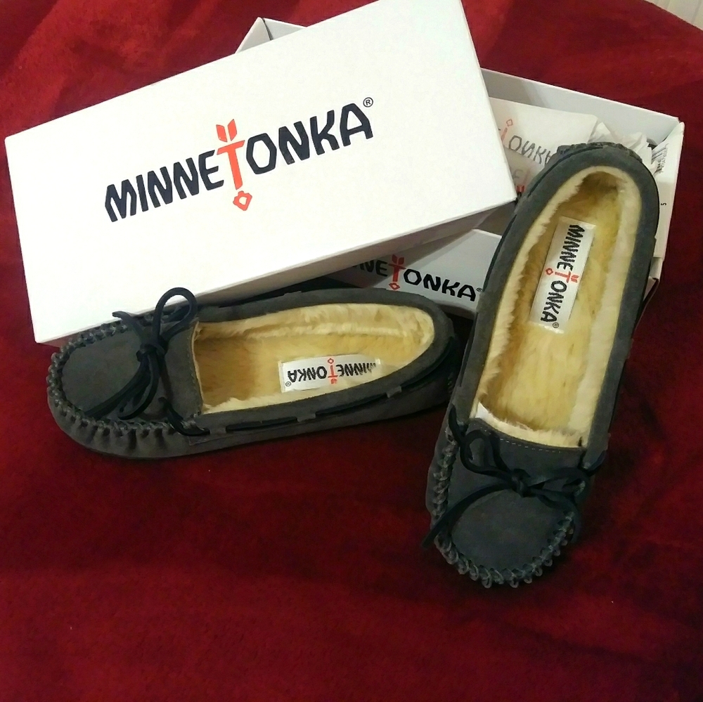 Minnetonka Cally Hardsole Suede Leather Slippers